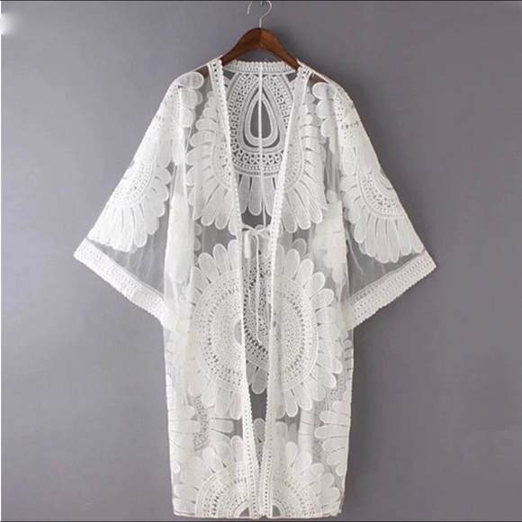 ❌SOLD❌ Floral Embroidery Beach Cover-Up - Picture 2 of 3